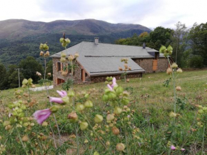 Hotels in Saurat
